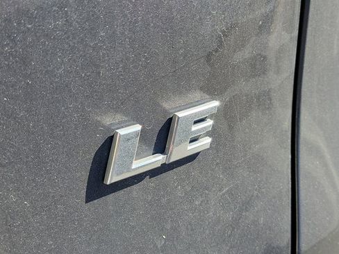 Used 2020 Toyota RAV4 LE image 8