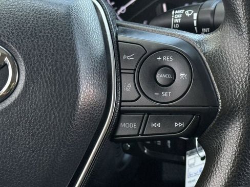 Used 2020 Toyota Camry LE image 14