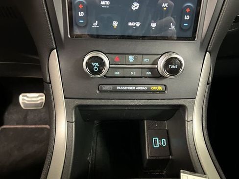 Used 2021 Ford Edge ST-Line image 17