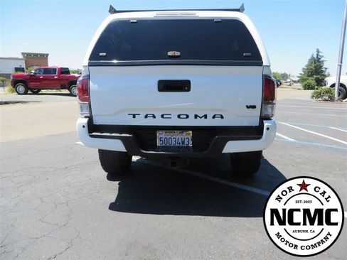 Used 2021 Toyota Tacoma TRD Sport image 10