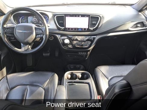 Used 2021 Chrysler Pacifica Touring-L w/ Uconnect Theater Family Group image 17