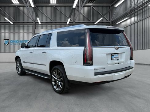 Used 2019 Cadillac Escalade ESV Luxury AWD/4WD image 6