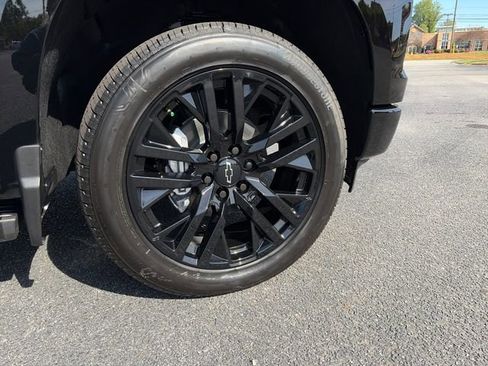 New 2026 Chevrolet Silverado 1500 High Country w/ High Country Premium Package AWD/4WD image 10