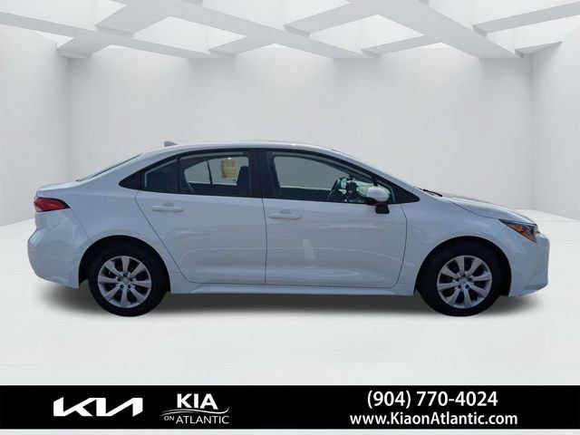 Used 2024 Toyota Corolla LE FWD image 2