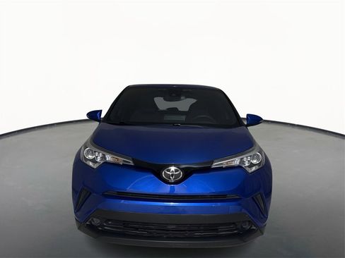 Used 2019 Toyota C-HR LE image 2