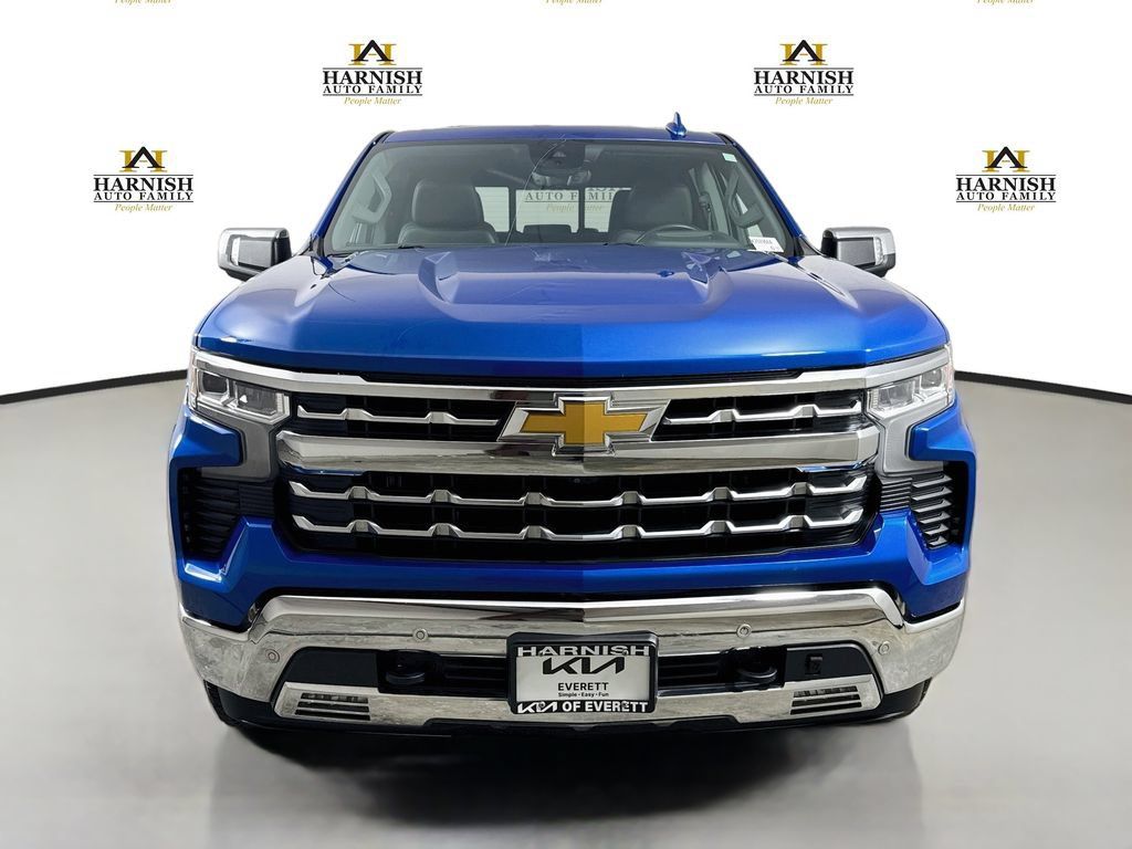 Used 2022 Chevrolet Silverado 1500 LTZ w/ LTZ Premium Package AWD/4WD image 2