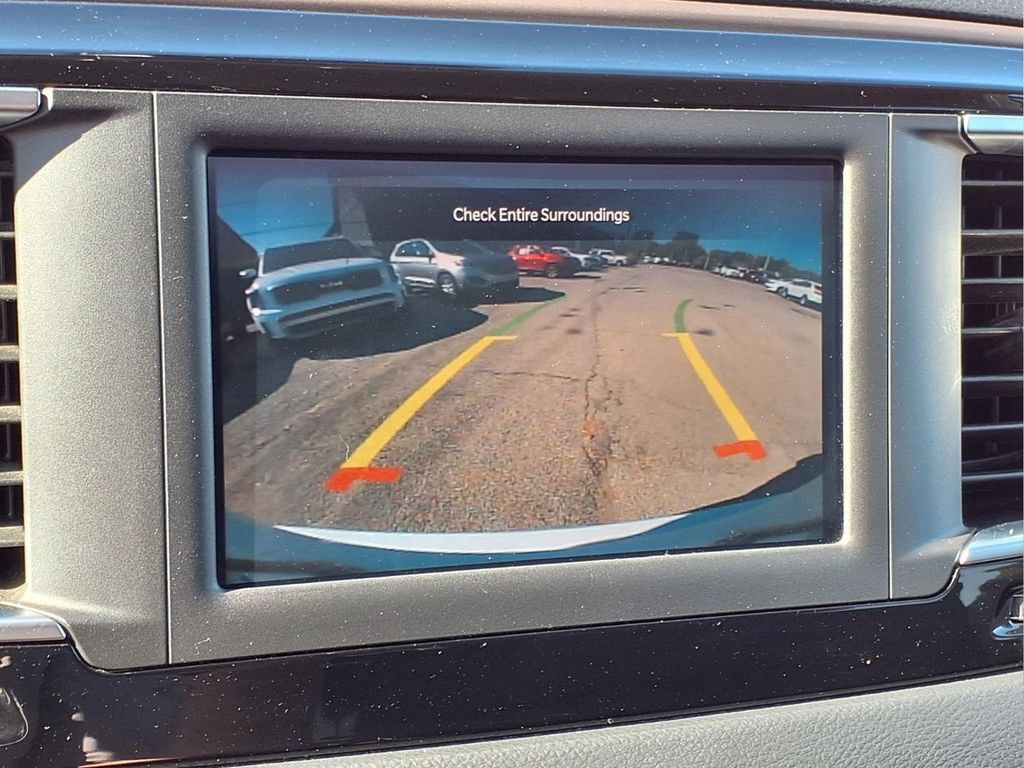 Used 2023 Chrysler Voyager LX FWD image 11