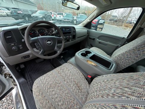 Used 2013 Chevrolet Silverado 3500 W/T image 38
