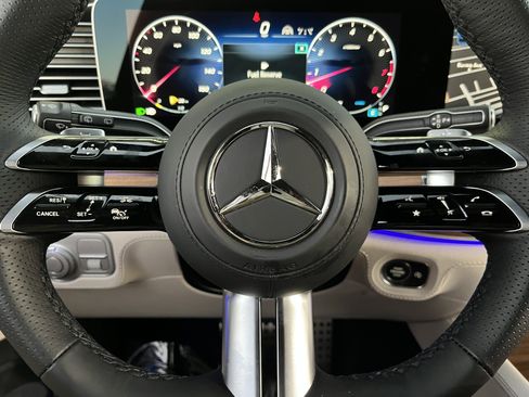 New 2026 Mercedes-Benz GLS 580 4MATIC image 28