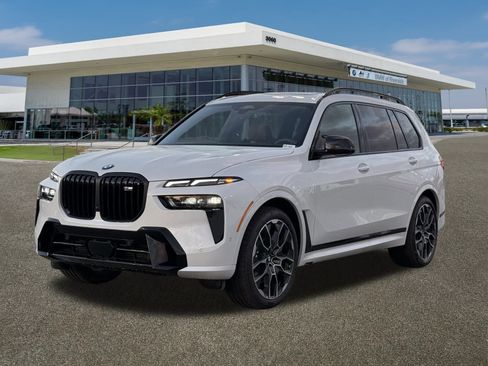 New 2026 BMW X7 M60i w/ Executive Package image 5