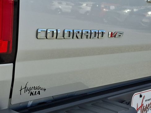 Used 2017 Chevrolet Colorado Z71 image 29