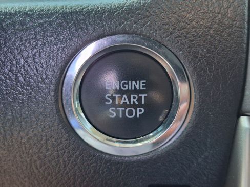 Used 2022 Toyota 4Runner SR5 AWD/4WD image 20
