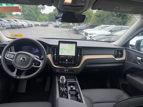 Used 2026 Volvo XC60 B5 Plus w/ Climate Package AWD/4WD image 5