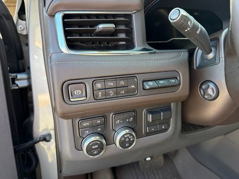 Used 2024 GMC Yukon XL Denali w/ Advanced Technology Package AWD/4WD image 11
