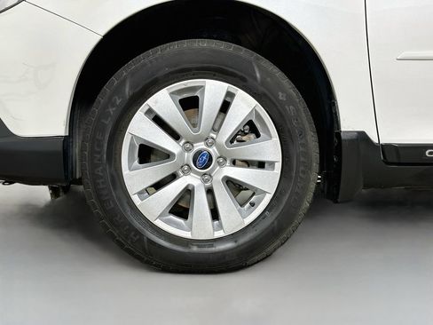 Used 2019 Subaru Outback 2.5i Premium w/ Popular Package #2 AWD/4WD image 39
