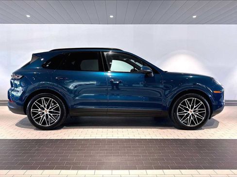Used 2026 Porsche Cayenne AWD/4WD image 11