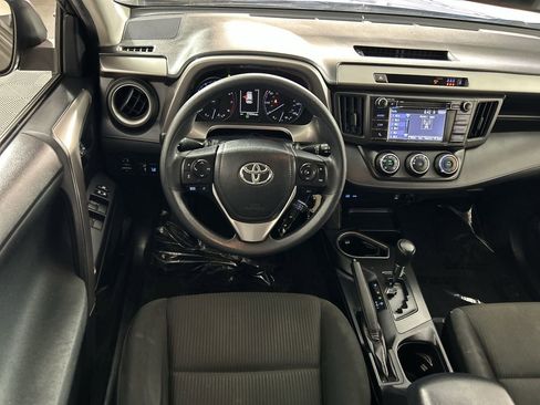 Used 2018 Toyota RAV4 LE w/ Carpet Mat Package FWD image 22