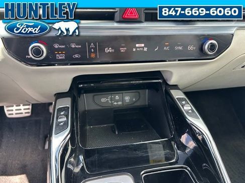 Used 2025 Kia Sorento SX Prestige AWD/4WD image 22
