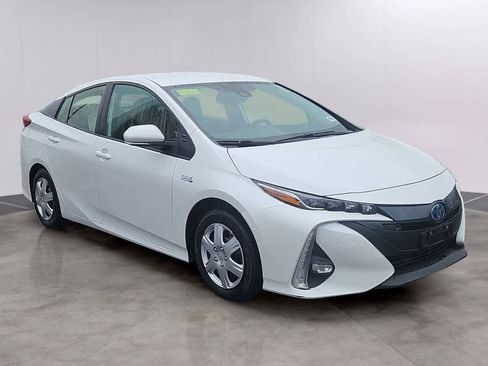Used 2022 Toyota Prius Prime Limited image 3