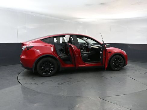 Used 2021 Tesla Model Y Long Range AWD/4WD image 24