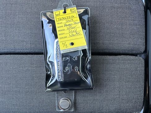 Used 2019 Land Rover Range Rover Velar R-Dynamic SE image 36