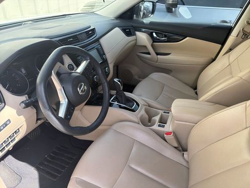 Used 2019 Nissan Rogue SL FWD image 7