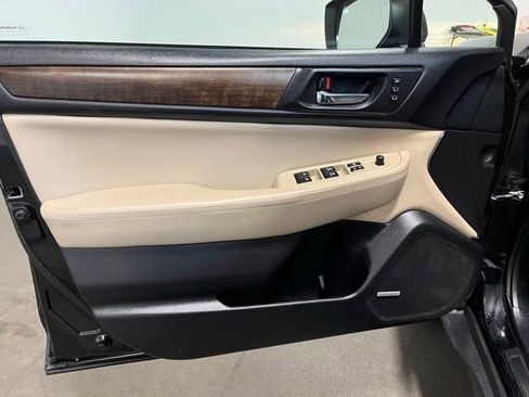 Used 2017 Subaru Outback 2.5i Limited AWD/4WD image 20