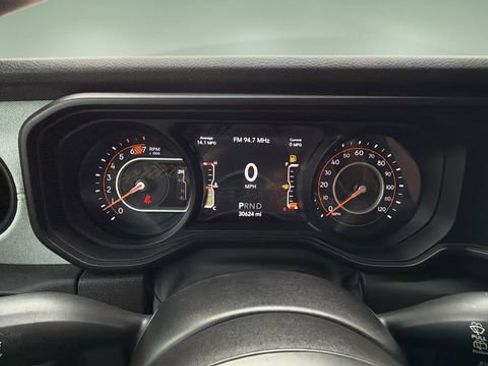 Used 2024 Jeep Wrangler Unlimited Sport AWD/4WD image 15
