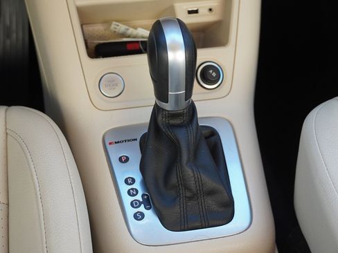 Used 2017 Volkswagen Tiguan S image 34