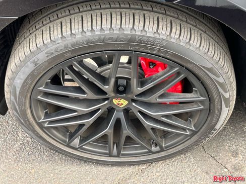 Used 2025 Porsche Macan GTS image 8