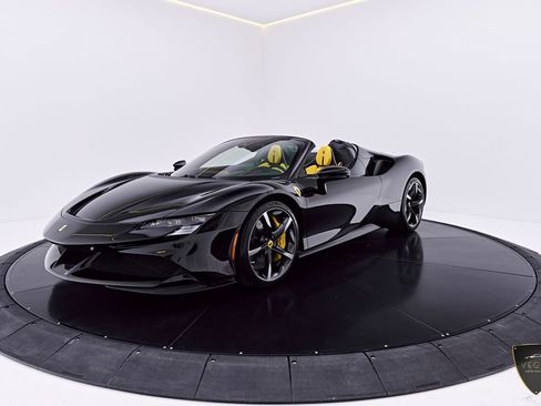 Used 2024 Ferrari SF90 Spider AWD/4WD image 9