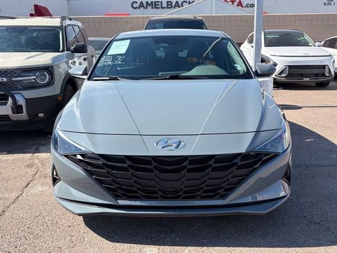 Used 2023 Hyundai Elantra SEL w/ Cargo Package FWD image 3