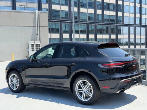 Used 2026 Porsche Macan AWD/4WD image 3