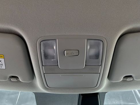 Used 2025 Kia Soul LX w/ LX Technology Package FWD image 15