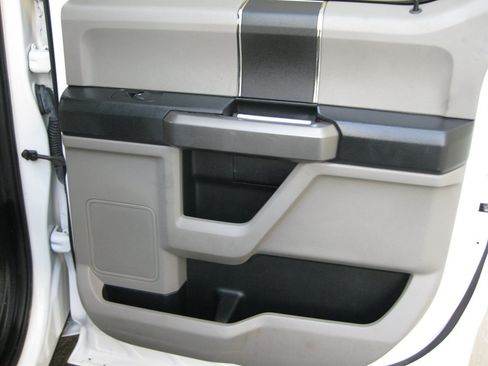 Used 2016 Ford F150 XLT RWD image 33