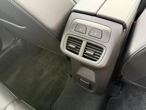 Used 2024 Buick Envision Avenir AWD/4WD image 42