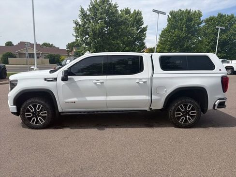 Used 2023 GMC Sierra 1500 AT4 w/ Technology Package AWD/4WD image 2