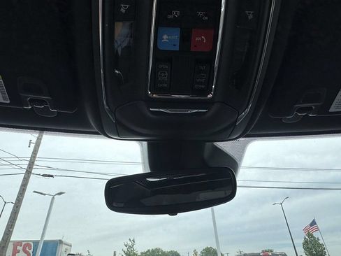 Used 2024 Jeep Grand Cherokee Altitude AWD/4WD image 27