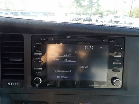 Used 2020 Toyota Sienna XLE FWD image 18