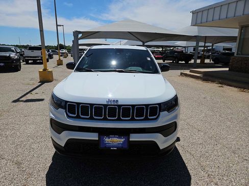 Used 2025 Jeep Compass Sport AWD/4WD image 3