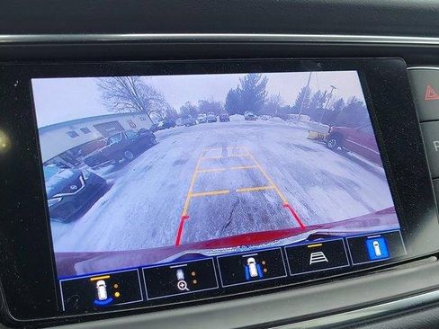 Used 2024 Buick Enclave Premium image 29
