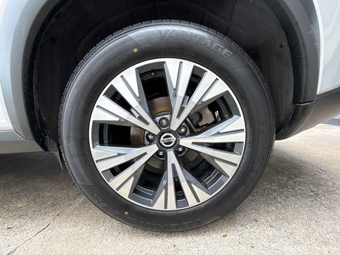 Used 2021 Nissan Rogue SV FWD image 10