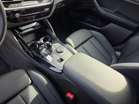 Used 2023 BMW X4 xDrive30i w/ Premium Package image 25