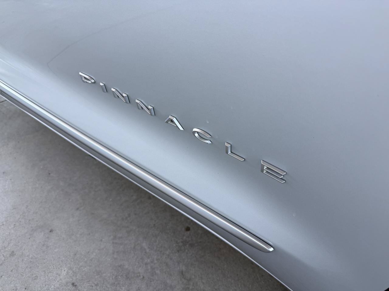 Used 2024 Chrysler Pacifica Pinnacle FWD image 4