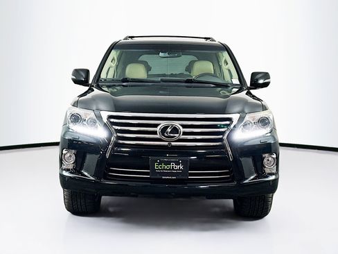 Used 2013 Lexus LX 570 4WD image 2