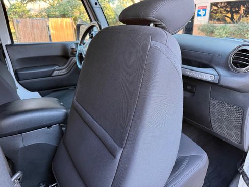 Used 2018 Jeep Wrangler Sport image 36