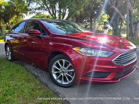Used 2017 Ford Fusion SE image 12