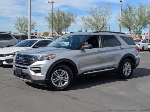 Used 2022 Ford Explorer XLT w/ Equipment Group 202A image 33