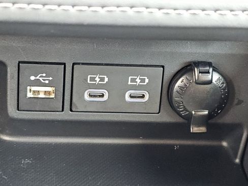 Used 2025 Toyota Highlander Limited AWD/4WD image 16