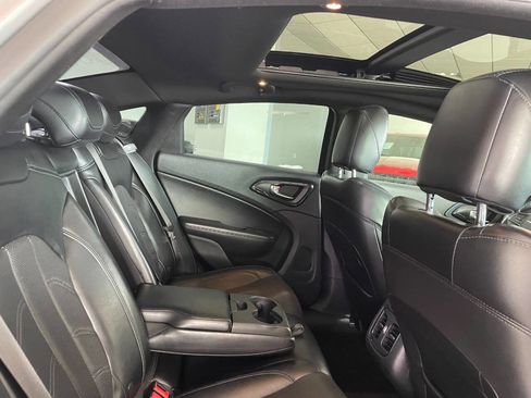 Used 2015 Chrysler 200 S w/ Navigation & Sound Group I image 21